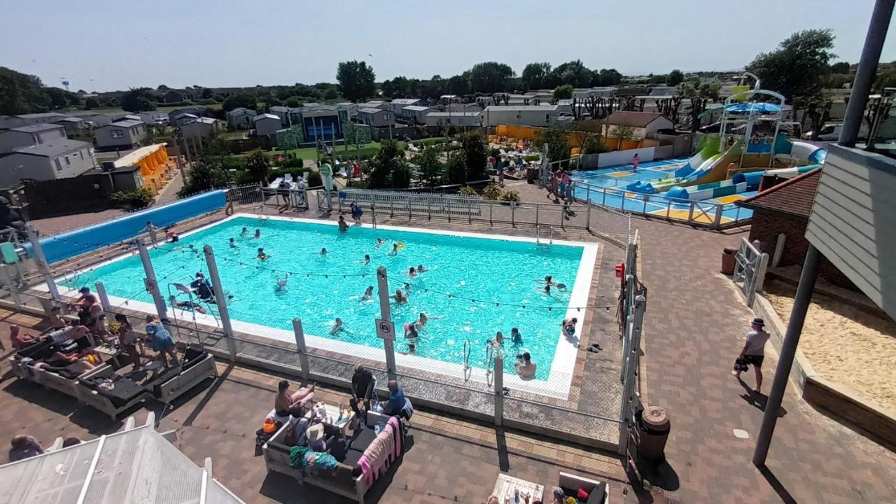 Carnaby Holiday Caravan, West Sands, Селси Экстерьер фото